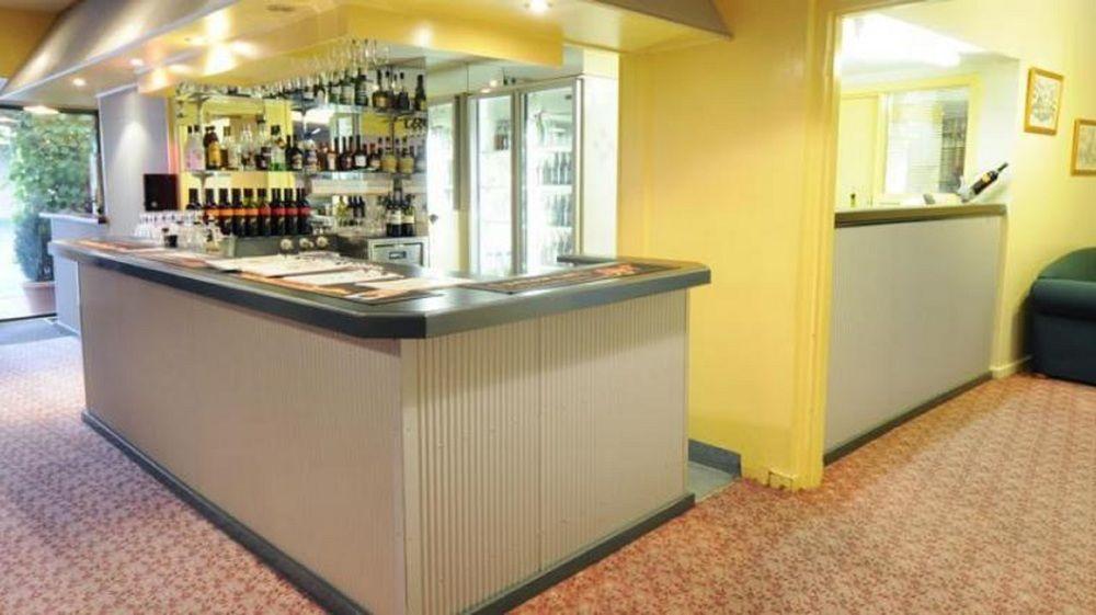 Abel Tasman Airport Motor Inn Лонсестон Екстер'єр фото