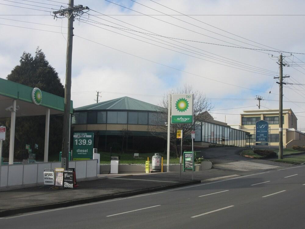 Abel Tasman Airport Motor Inn Лонсестон Екстер'єр фото