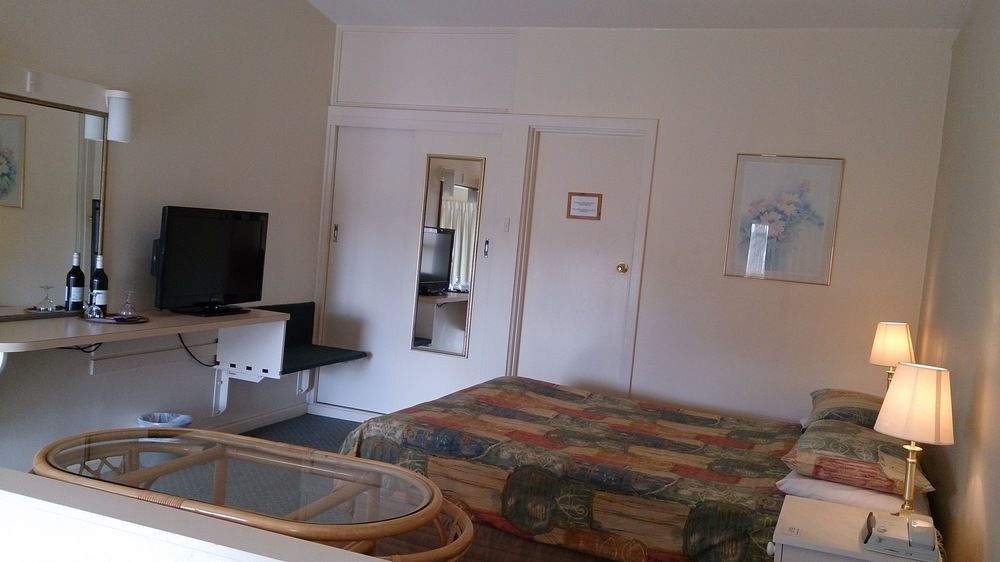 Abel Tasman Airport Motor Inn Лонсестон Екстер'єр фото