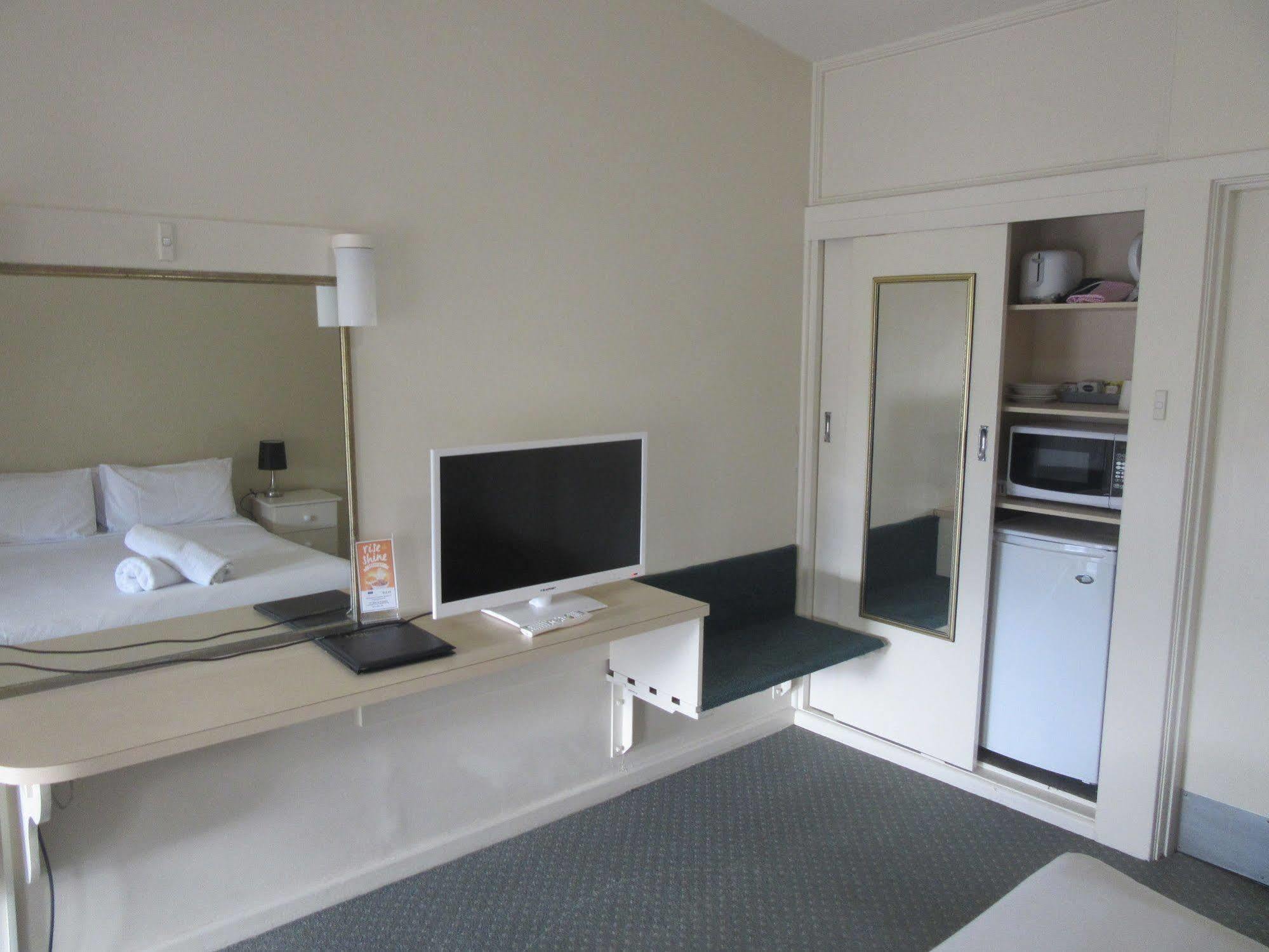 Abel Tasman Airport Motor Inn Лонсестон Екстер'єр фото
