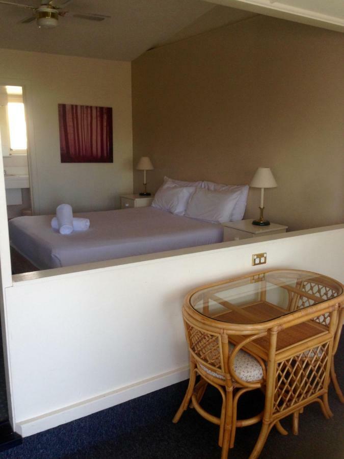 Abel Tasman Airport Motor Inn Лонсестон Екстер'єр фото